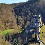 Attraktive Wohnung-elztalidyll-zwischen Mosel,nuerburgring Und Burg Eltz * Kollig