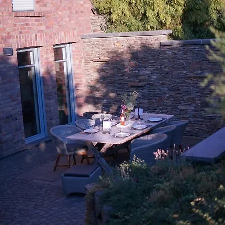 Apartament Attraktive Wohnung-elztalidyll-zwischen Mosel,nuerburgring Und Burg Eltz *