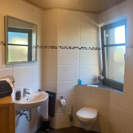 Apartment Attraktive Wohnung-elztalidyll-zwischen Mosel,nuerburgring Und Burg Eltz Kollig