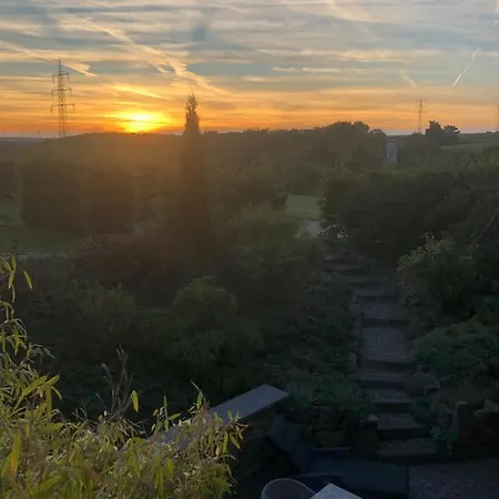 Apartman Attraktive Wohnung-elztalidyll-zwischen Mosel,nuerburgring Und Burg Eltz