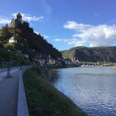 Attraktive Wohnung-elztalidyll-zwischen Mosel,nuerburgring Und Burg Eltz Apartman