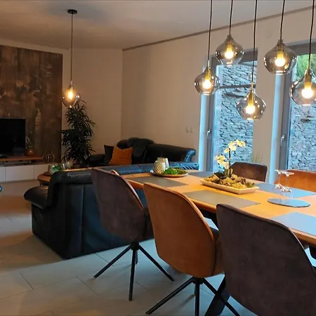 Attraktive Wohnung-elztalidyll-zwischen Mosel,nuerburgring Und Burg Eltz