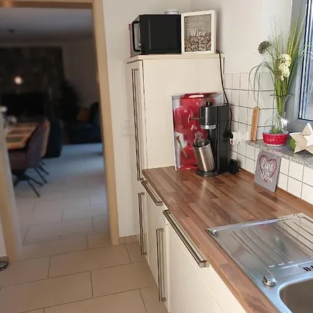 Apartment Attraktive Wohnung-elztalidyll-zwischen Mosel,nuerburgring Und Burg Eltz Kollig