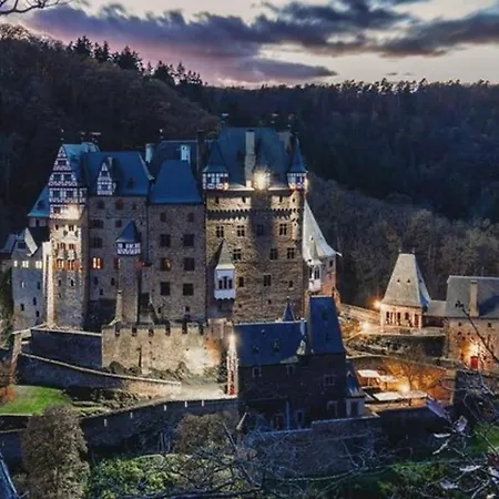 Attraktive Wohnung-elztalidyll-zwischen Mosel,nuerburgring Und Burg Eltz