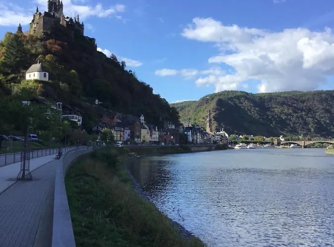 Attraktive Wohnung-elztalidyll-zwischen Mosel,nuerburgring Und Burg Eltz Apartamento