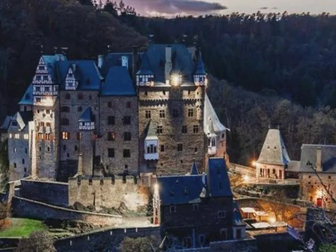 Attraktive Wohnung-elztalidyll-zwischen Mosel,nuerburgring Und Burg Eltz